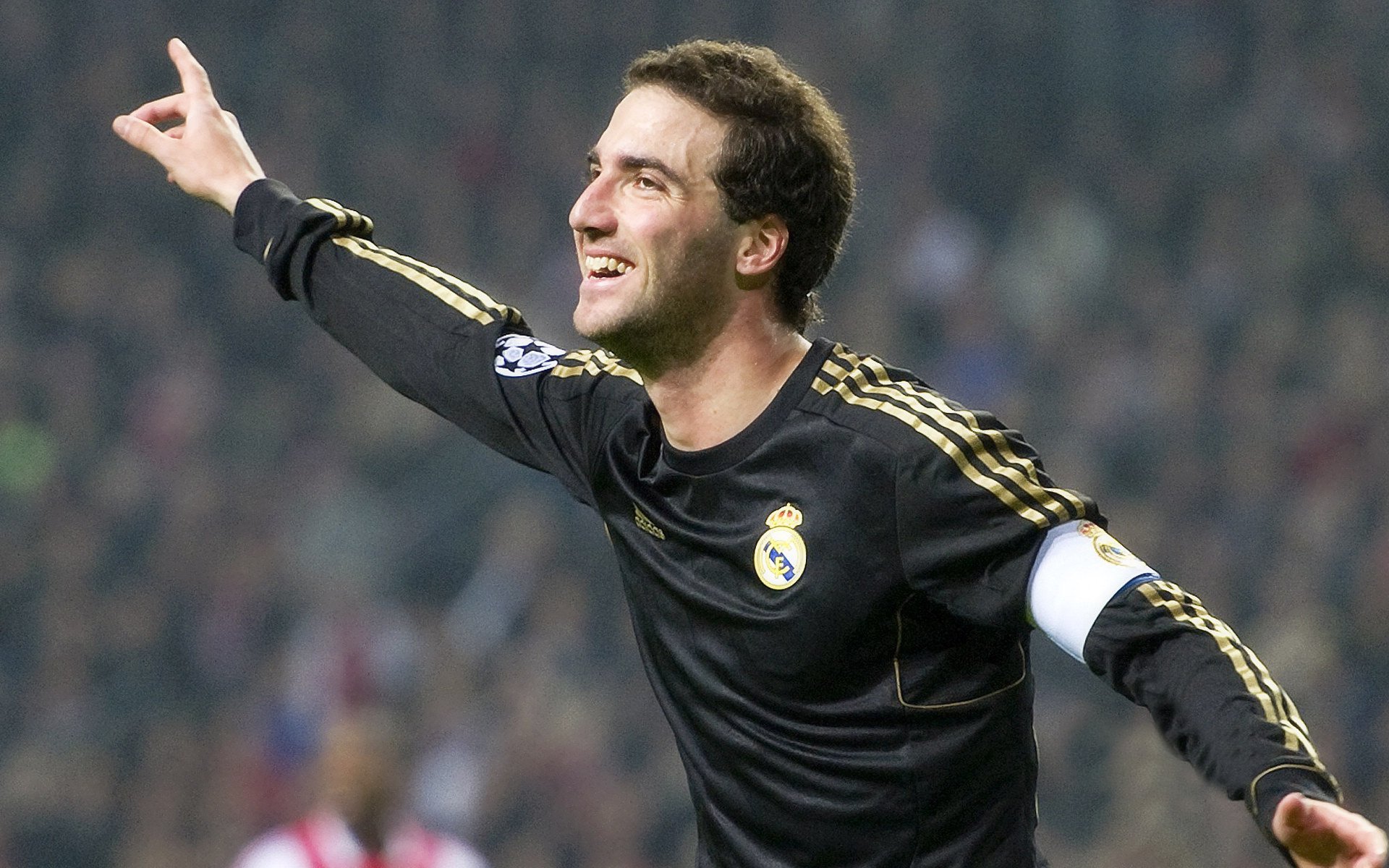 爱游戏用户专属-_全场焦点：明星运动员精彩表现引爆全场热情_，明星运动员综艺节目