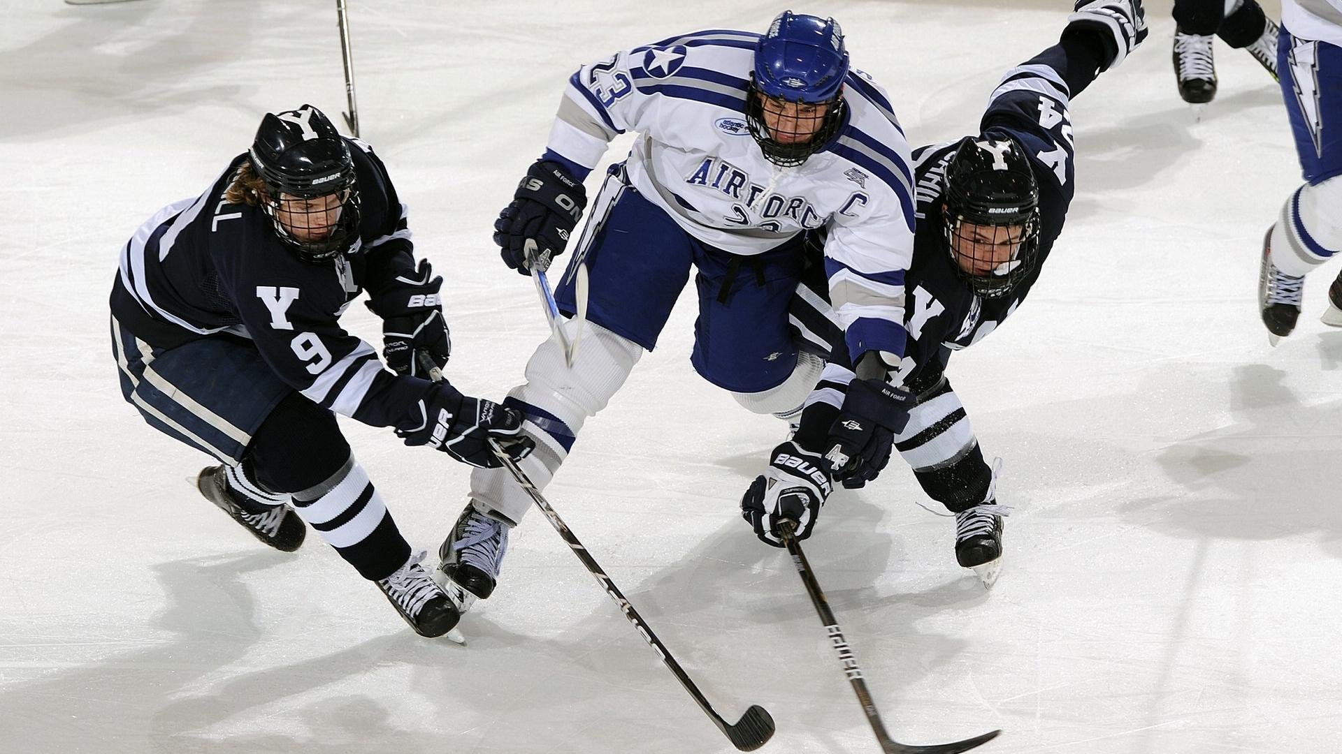 爱游戏线上-国家队训练营强化防守转换提升团队协作效率，加强防守